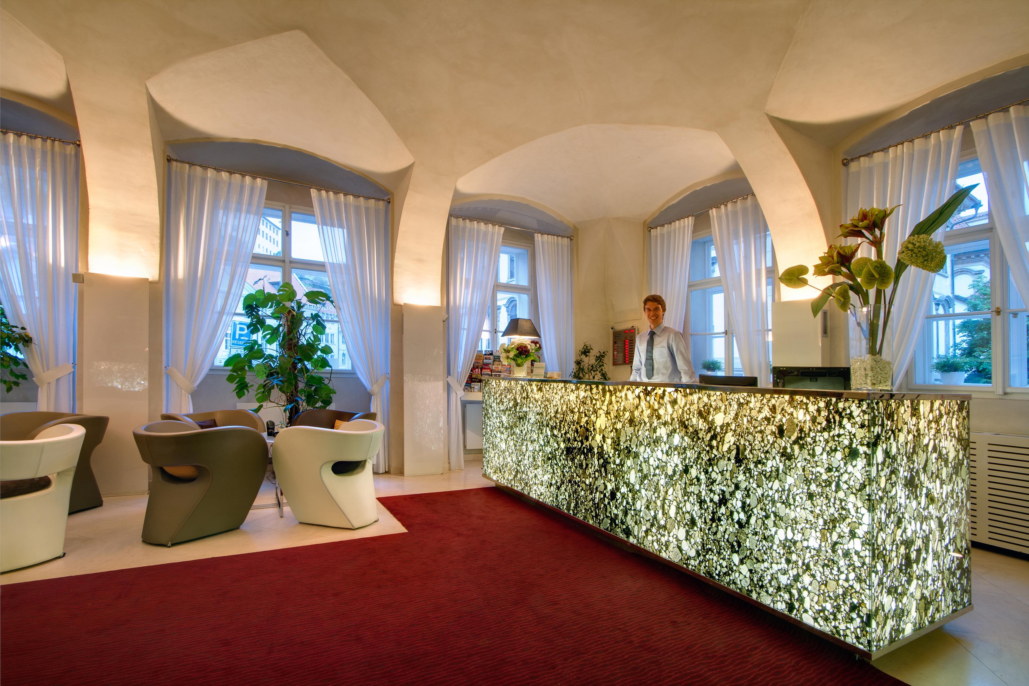 Three Storks Hotel Prague Luaran gambar Reception area