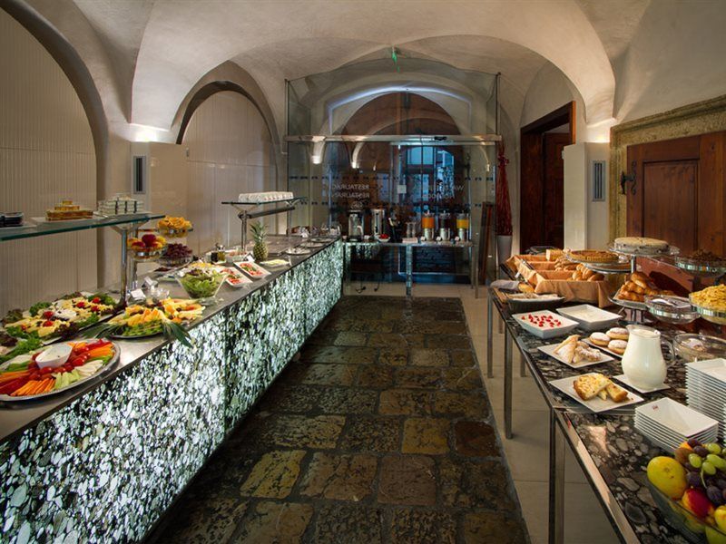 Three Storks Hotel Prague Luaran gambar The buffet at the restaurant